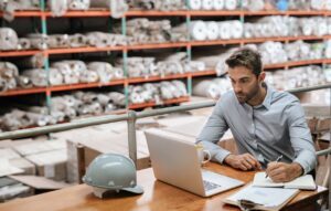 Bestellungsabgrenzungen mit Display Purchase Order Accruals verwalten